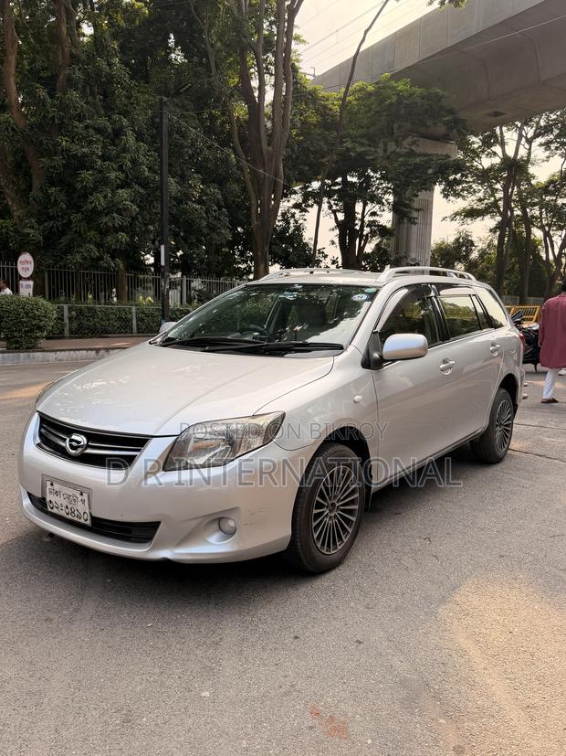 Toyota Corolla Fielder 2012 Silver