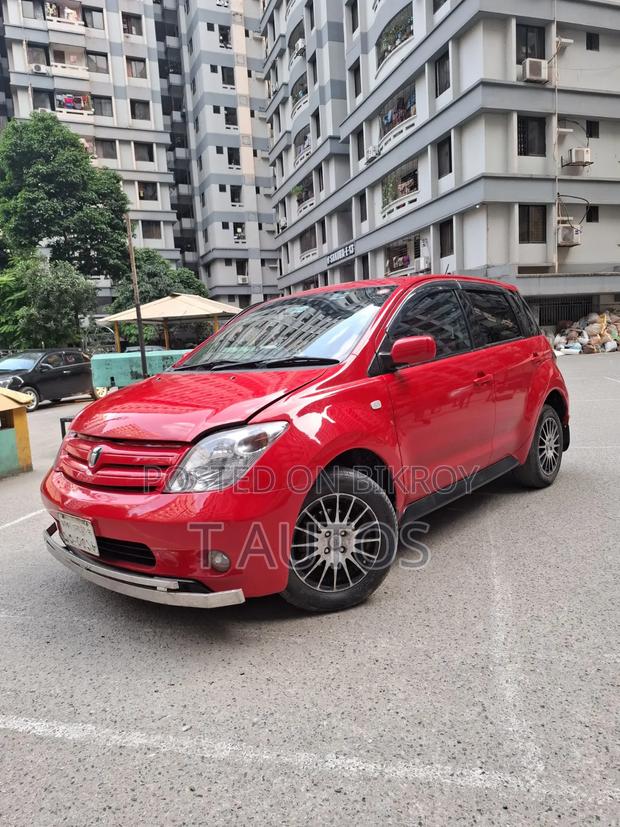 Toyota IST 2005 Red