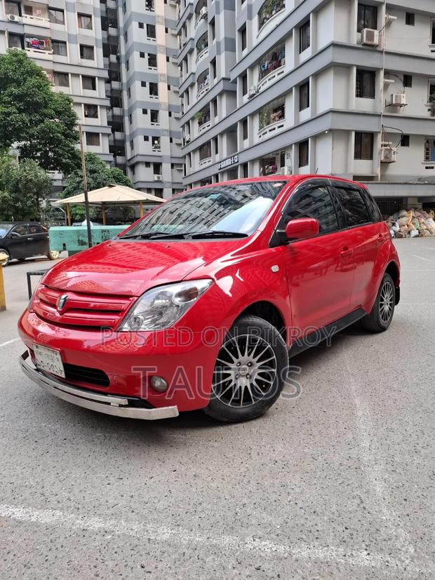 Toyota IST 2005 Red