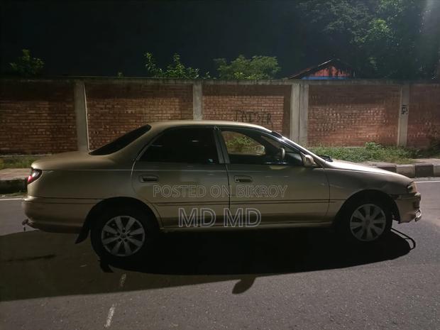 Toyota Carina 1994 Gold