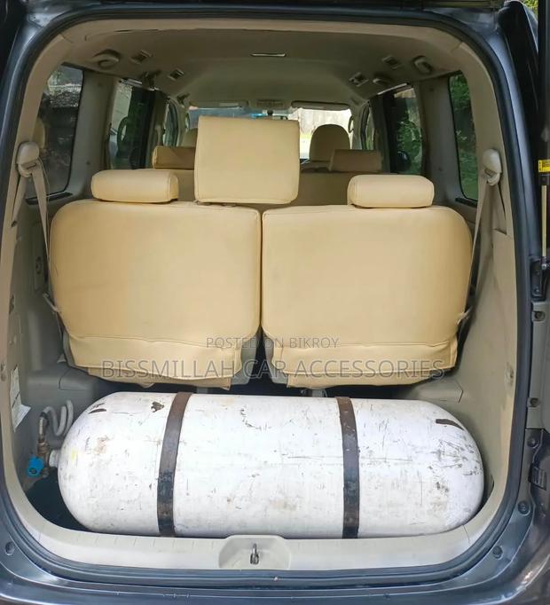 Toyota Noah 2.0 158hp AWD (8 Seater) 2012 Gray