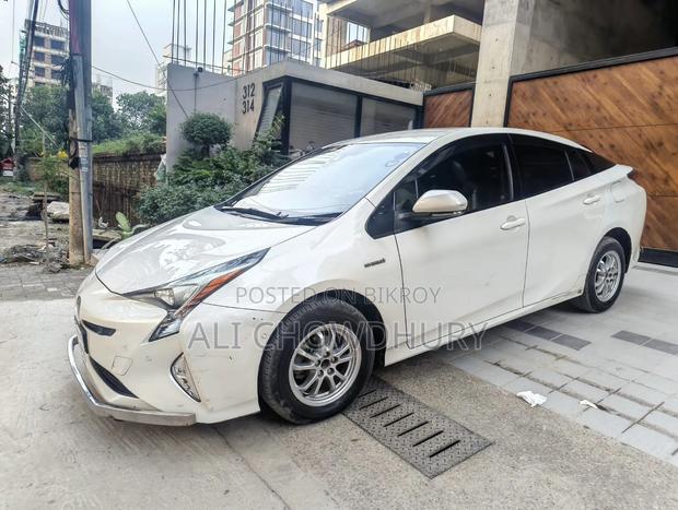 Toyota Prius 2018 Pearl