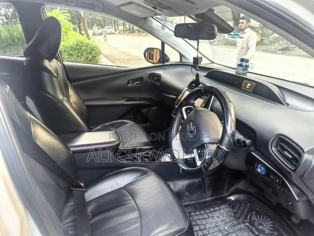 Toyota Prius 2018 Pearl