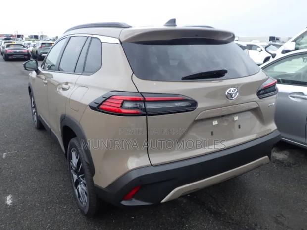 New Toyota Corolla Cross 2025 Brown