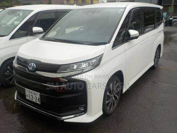 Toyota Noah 2023 Pearl