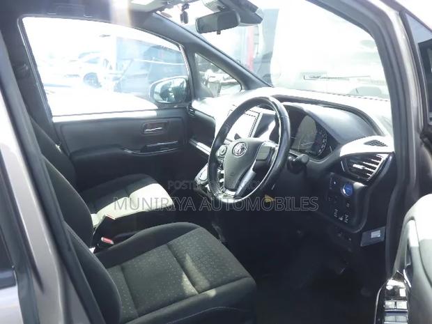 Toyota Noah 1.8 FWD Hybrid (7 seater) 2021 Brown