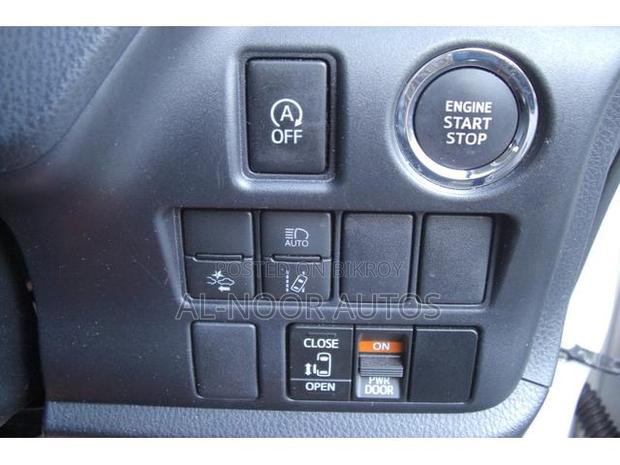 Toyota Noah 2.0 FWD (8 Seater) 2021 Pearl