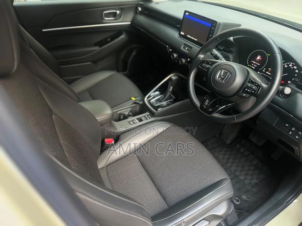 Honda Vezel 1.5 Hybrid 2WD 2021 Beige