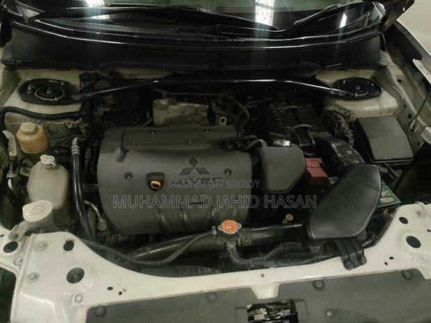 Mitsubishi Outlander 2010 Pearl