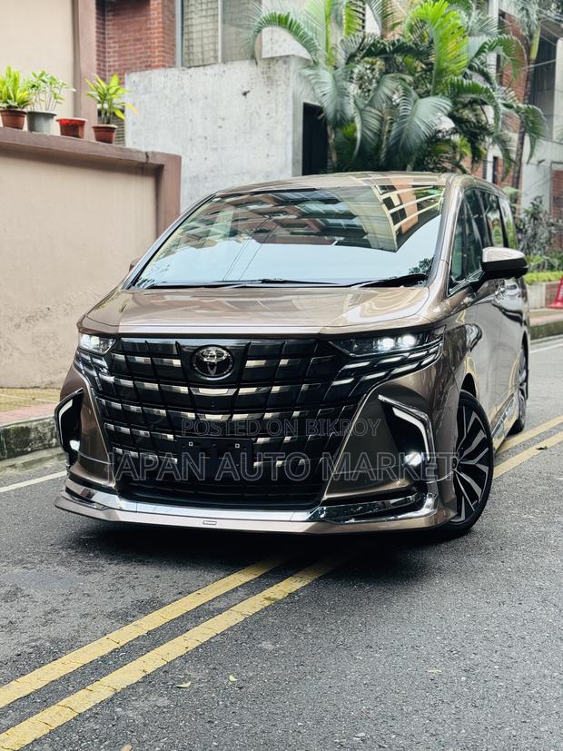 Toyota Alphard 2024 Brown