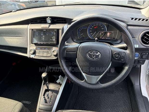 Toyota Corolla Fielder 1.5 Hybrid FWD 2021 White