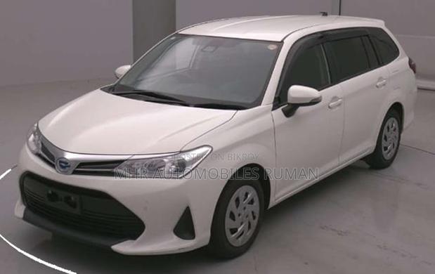 Toyota Corolla Fielder 1.5 Hybrid FWD 2021 White
