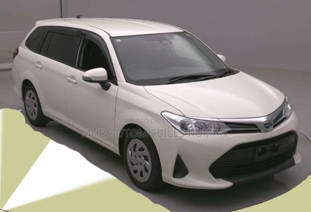 Toyota Corolla Fielder 1.5 Hybrid FWD 2021 White