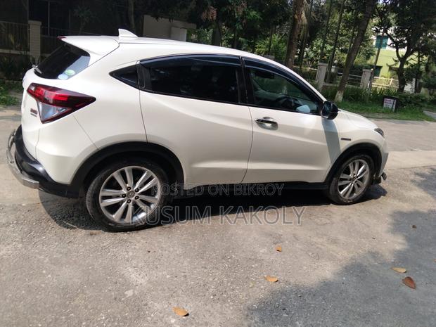 Honda Vezel 1.5 Hybrid 2WD 2016 Pearl