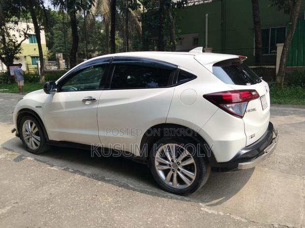 Honda Vezel 1.5 Hybrid 2WD 2016 Pearl