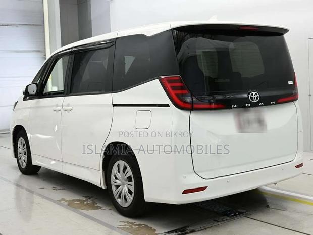 Toyota Noah 2022 Pearl