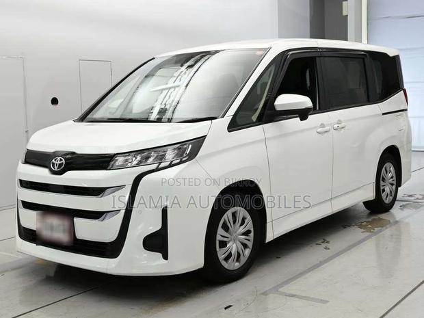 Toyota Noah 2022 Pearl