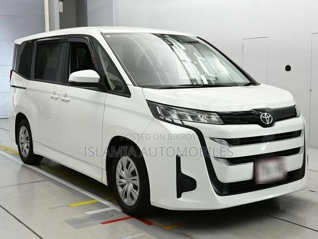 Toyota Noah 2022 Pearl