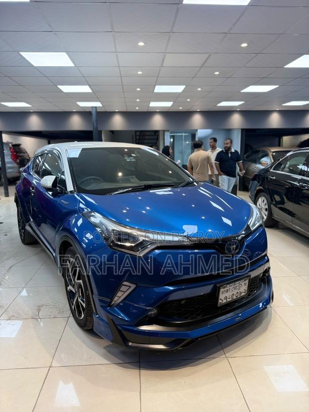 Toyota C-HR 2017 Blue