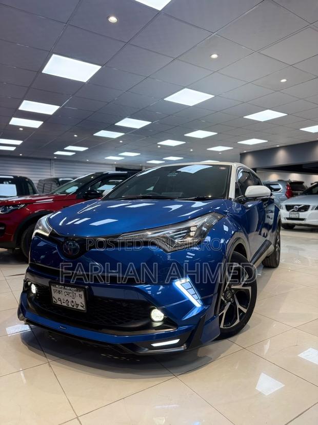 Toyota C-HR 2017 Blue