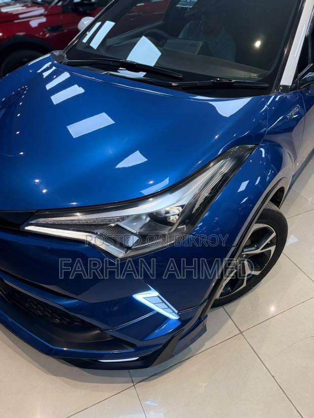 Toyota C-HR 2017 Blue