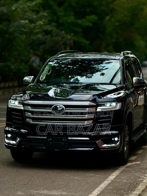 Toyota Land Cruiser LC300 2021 Black
