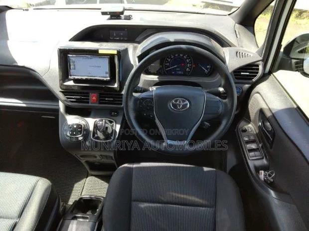 Toyota Noah 1.8 FWD Hybrid (7 seater) 2021 Pearl
