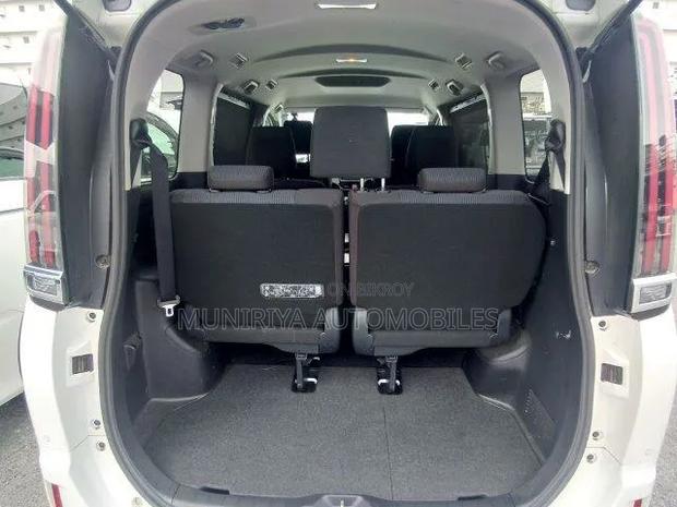 Toyota Noah 1.8 FWD Hybrid (7 seater) 2021 Pearl