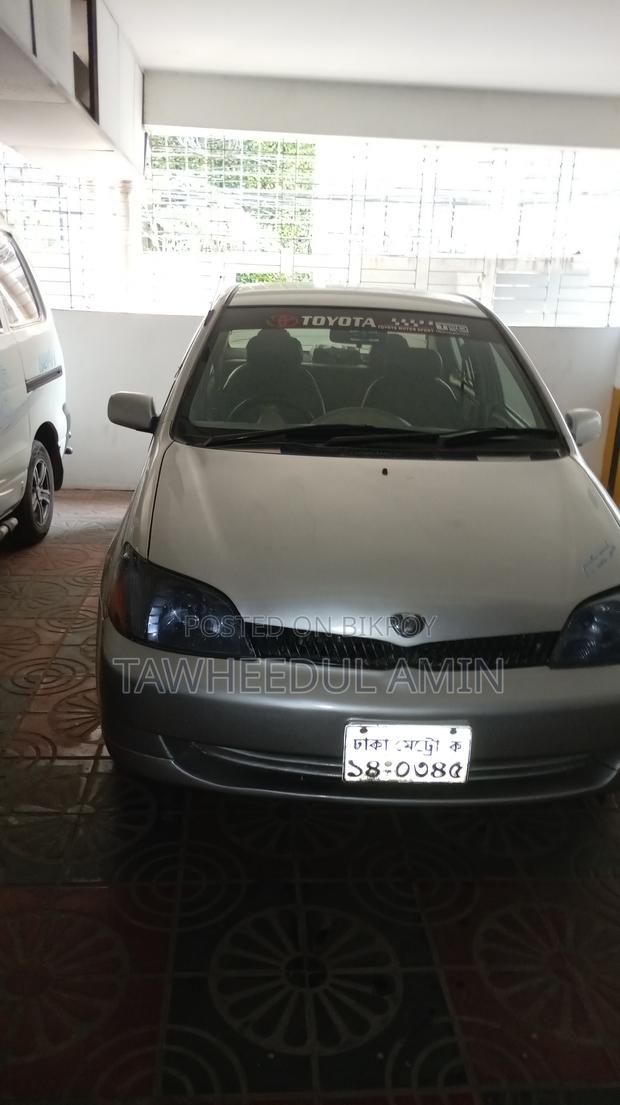Toyota Platz 2000 Silver