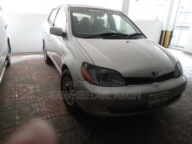 Toyota Platz 2000 Silver