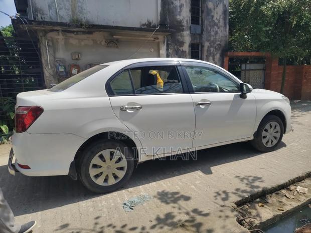Toyota Axio 1.5 Hybrid 2WD 2017 Pearl