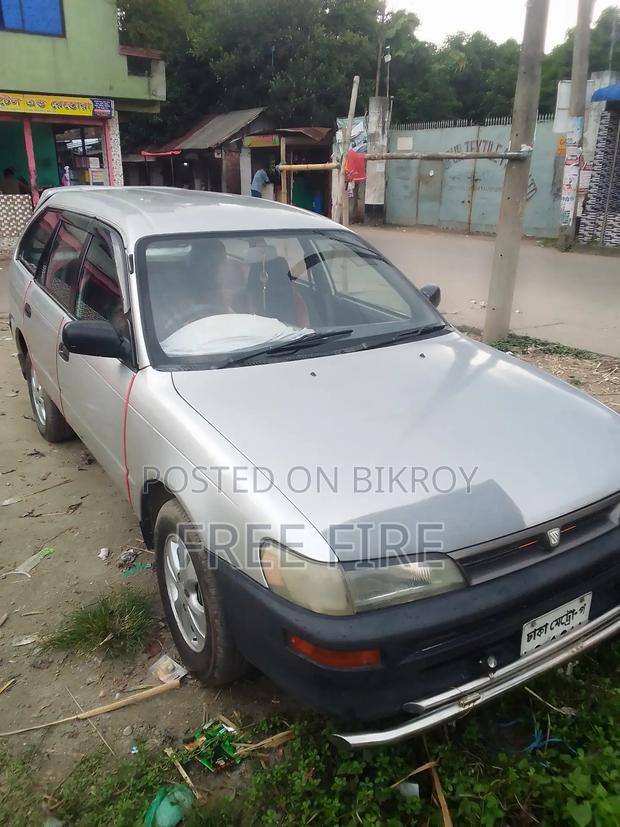 Toyota Corolla 1.9 D Hatchback 2000 Silver