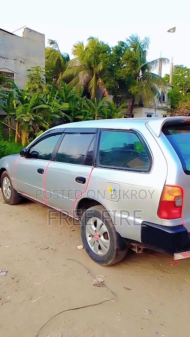 Toyota Corolla 1.9 D Hatchback 2000 Silver