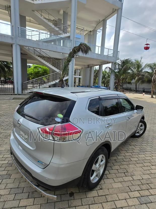 Nissan X-Trail 2.0 Hybrid FWD 2015 Silver