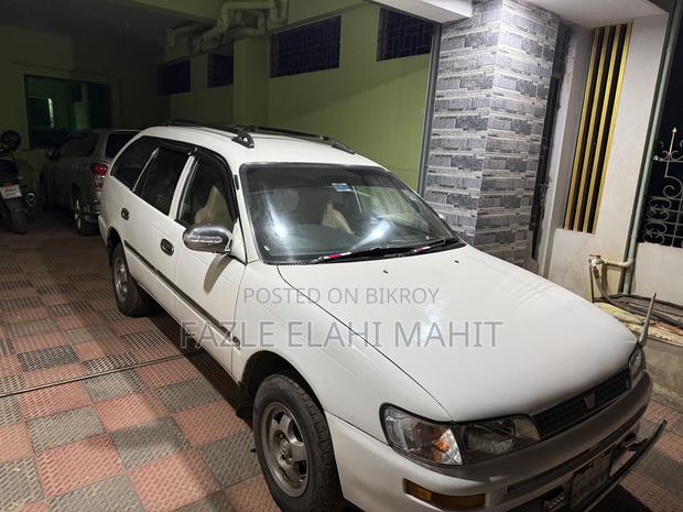 Toyota Corolla Fielder 2001 White