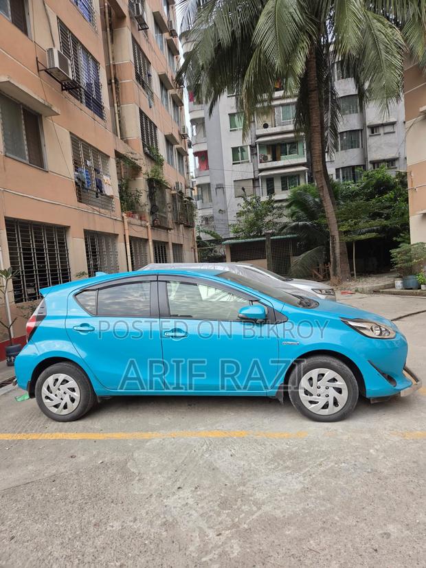 Toyota Aqua 2017 Blue