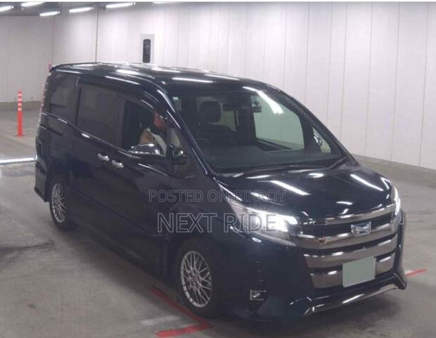Toyota Noah 1.8 FWD Hybrid (7 seater) 2021