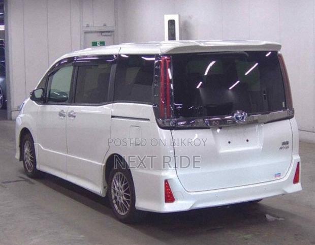 Toyota Noah 2021 Pearl