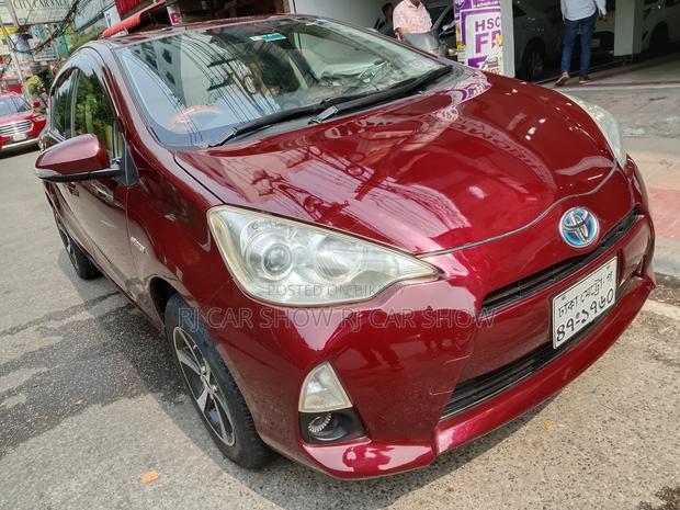 Toyota Aqua G 2014 Maroon