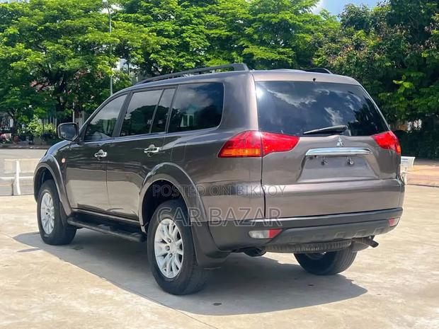 Mitsubishi Pajero Sport 2014 Brown
