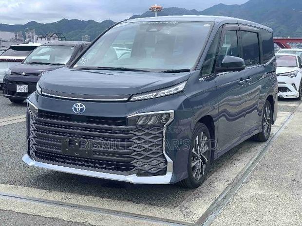 Toyota Voxy 2023 Gray