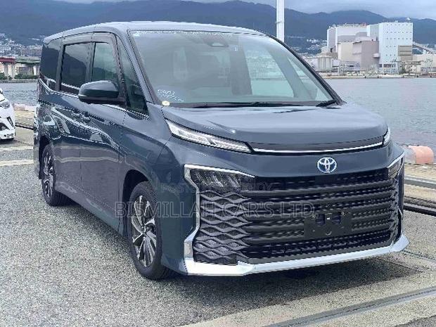 Toyota Voxy 2023 Gray