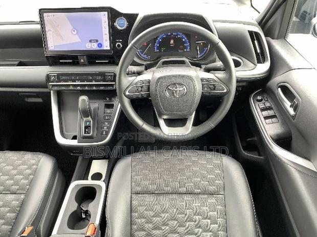 Toyota Voxy 2023 Gray