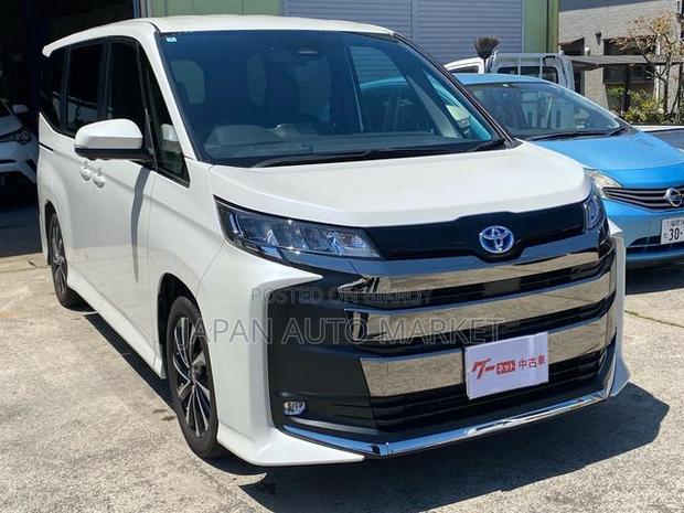 Toyota Noah 2023 Pearl