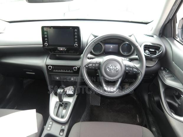 New Toyota Yaris Cross 1.5 Hybrid AWD 2021 Pearl