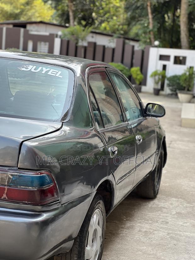 Toyota Corolla 1.9 D Hatchback 2000 Black