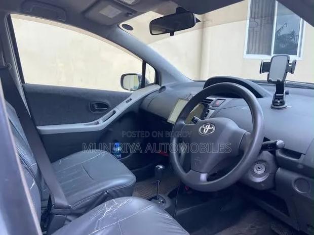 Toyota Vitz 1.0 FWD 5dr 2009 Black