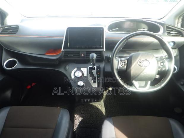 Toyota Sienta 2021 Black