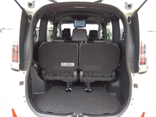 Toyota Noah 2021 Pearl
