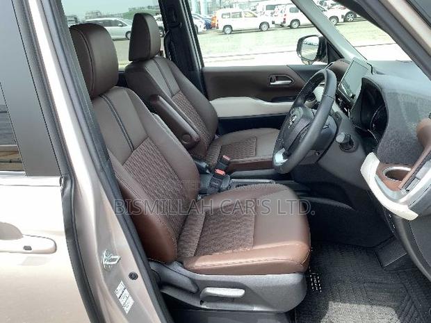 Toyota Noah 2022 Gold